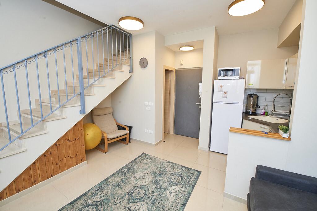 Stunning Saidoff Duplex • Mehadrin Kitchen • Steps to Light Rail photo 19