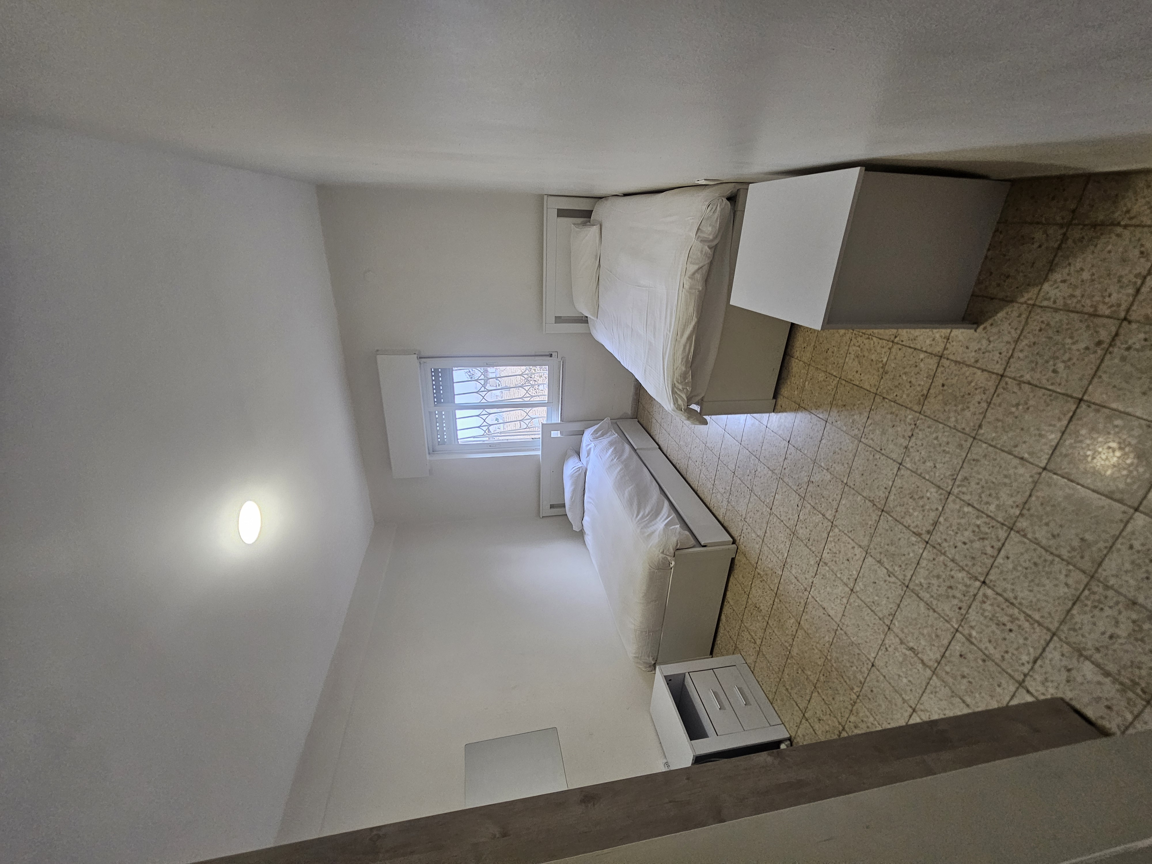 Ramat Eshkol 3 Bedroom Family Apartment – Near Light Rail, Shuls & Shopping photo 4