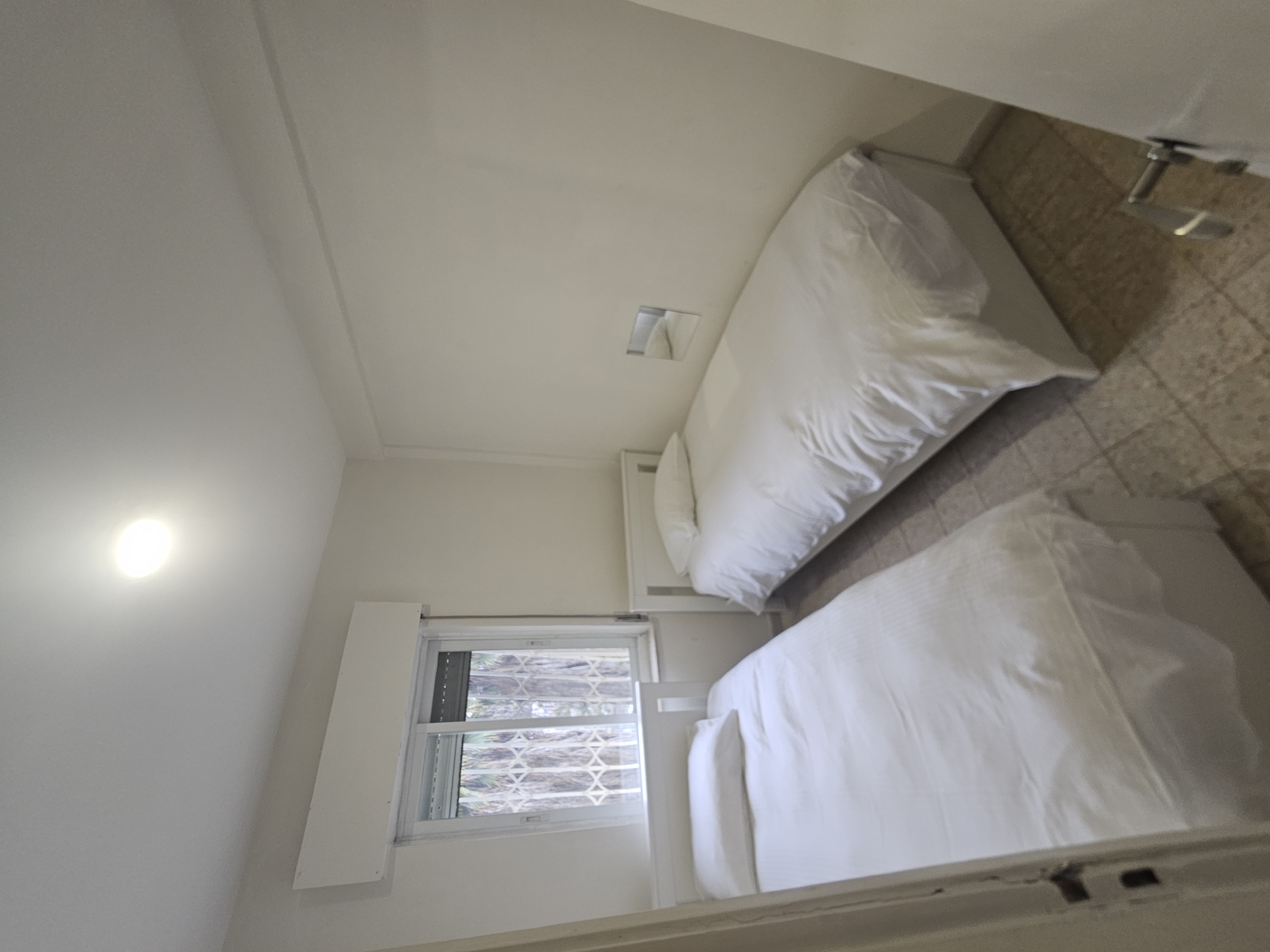 Ramat Eshkol 3 Bedroom Family Apartment – Near Light Rail, Shuls & Shopping photo 5