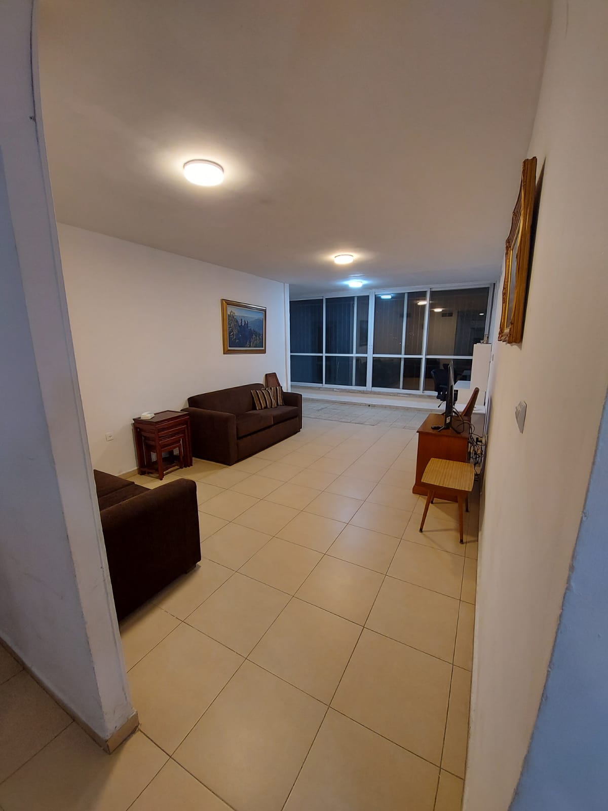 Ramat Eshkol 3 Bedroom Family Apartment – Near Light Rail, Shuls & Shopping photo 16
