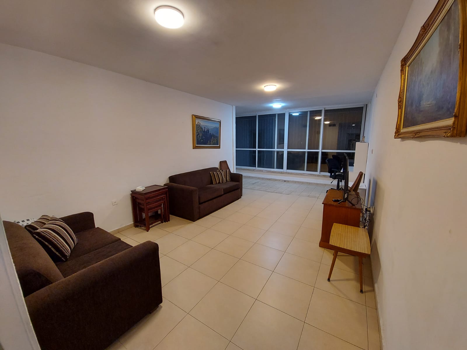 Ramat Eshkol 3 Bedroom Family Apartment – Near Light Rail, Shuls & Shopping photo 19