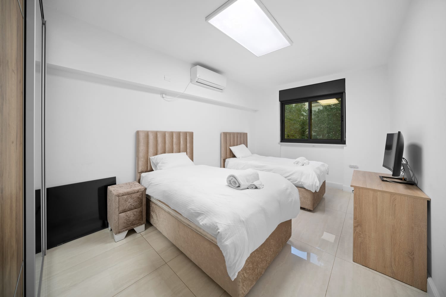 Peaceful 5BR Retreat in Green Givat Hamivtar – Walk to Shops & Shuls photo 8