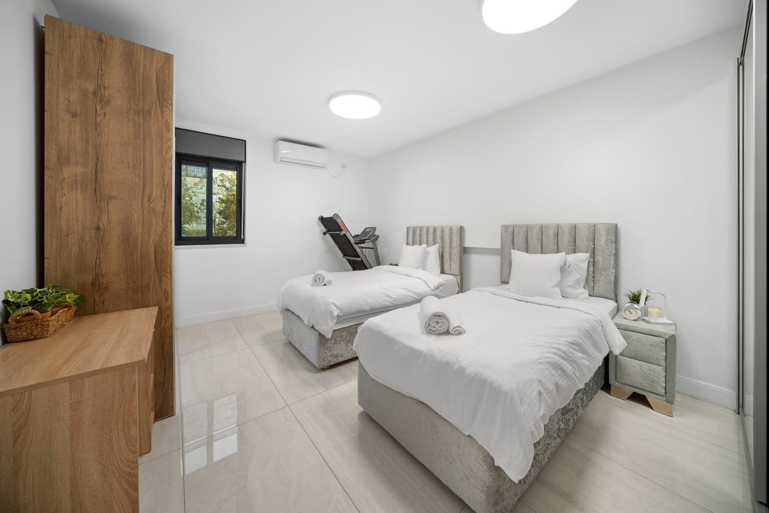 Peaceful 5BR Retreat in Green Givat Hamivtar – Walk to Shops & Shuls photo 20