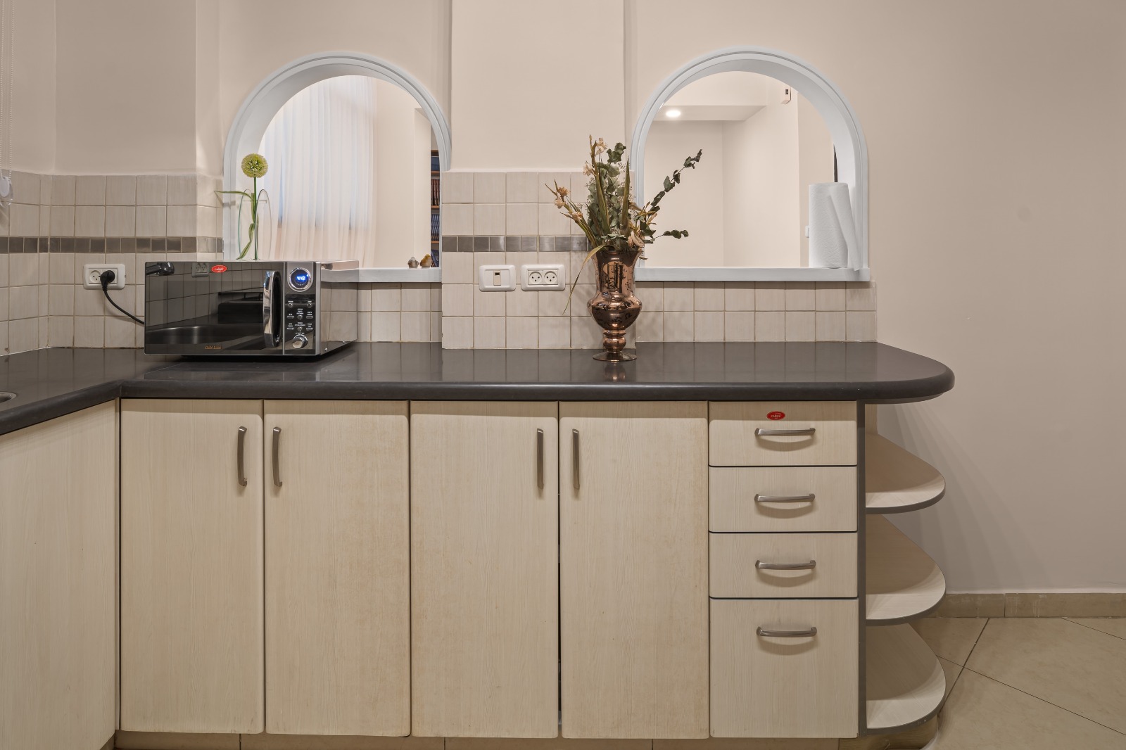 Fresh, Stylish 2-Bedroom Apartment in Arzei HaBira photo 6