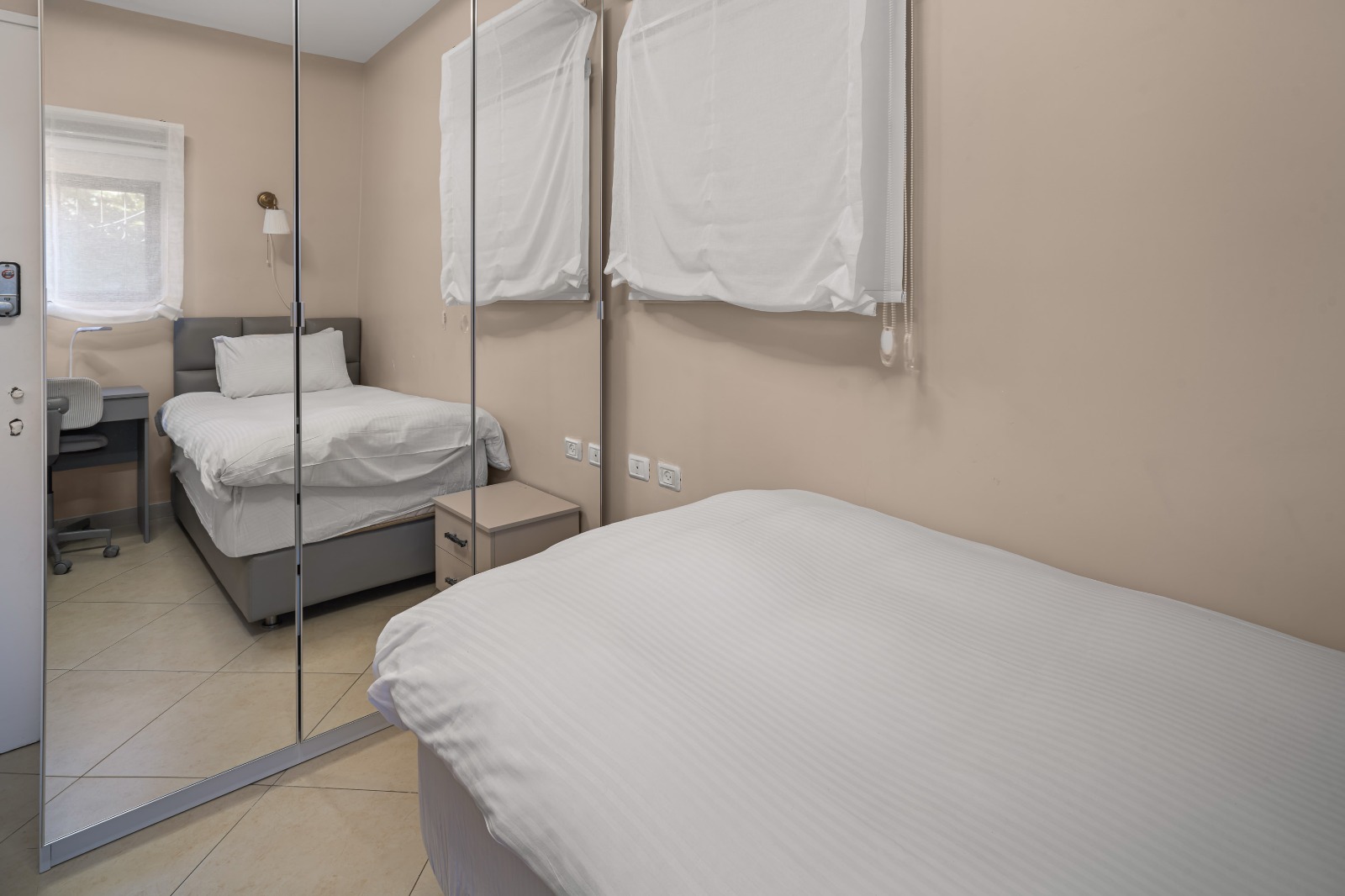 Fresh, Stylish 2-Bedroom Apartment in Arzei HaBira photo 12