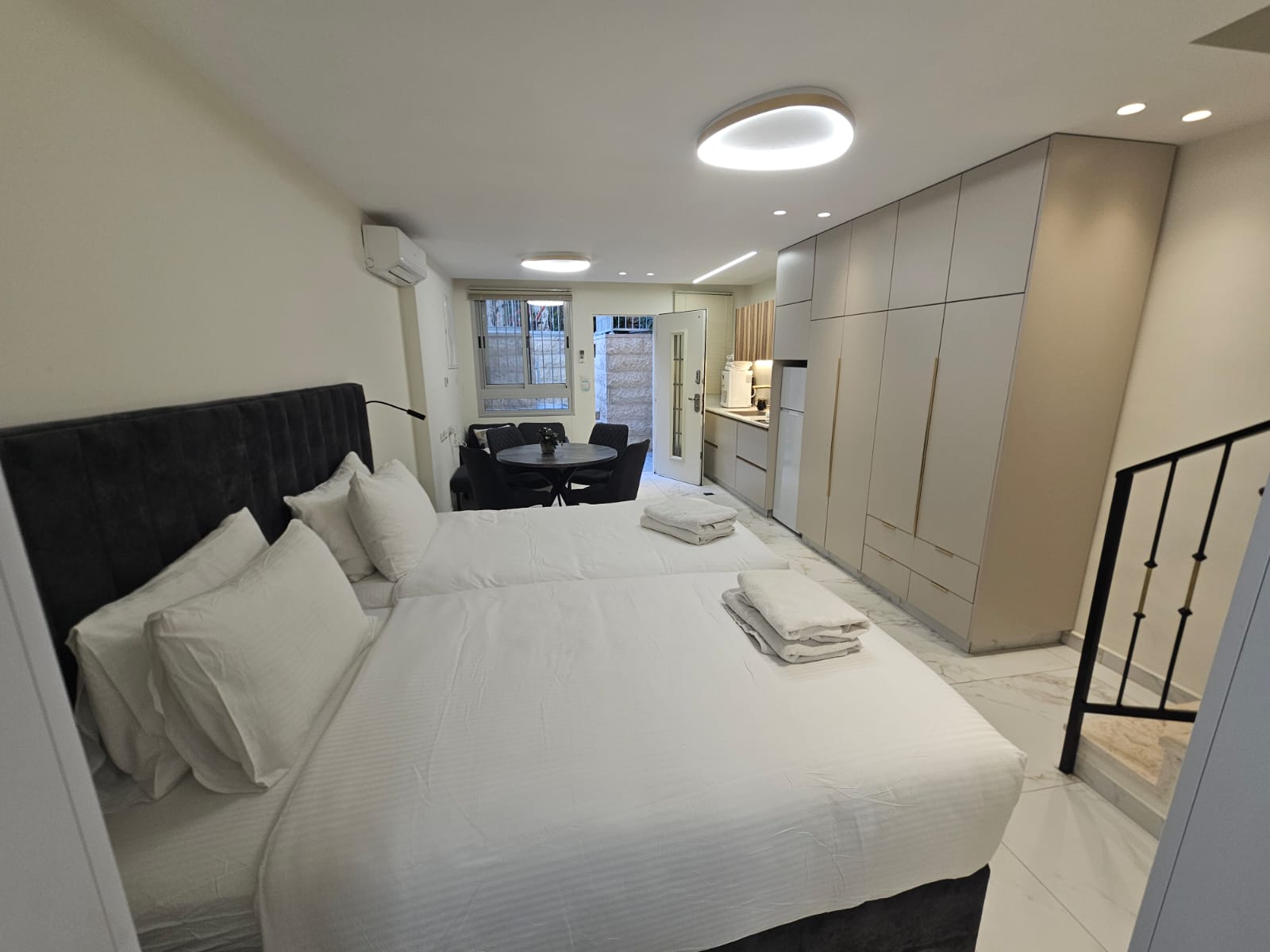 Sheshet Escape - 1 Bedroom Garden Apartment in Ramat Eshkol, Kosher Mehadrin photo 10