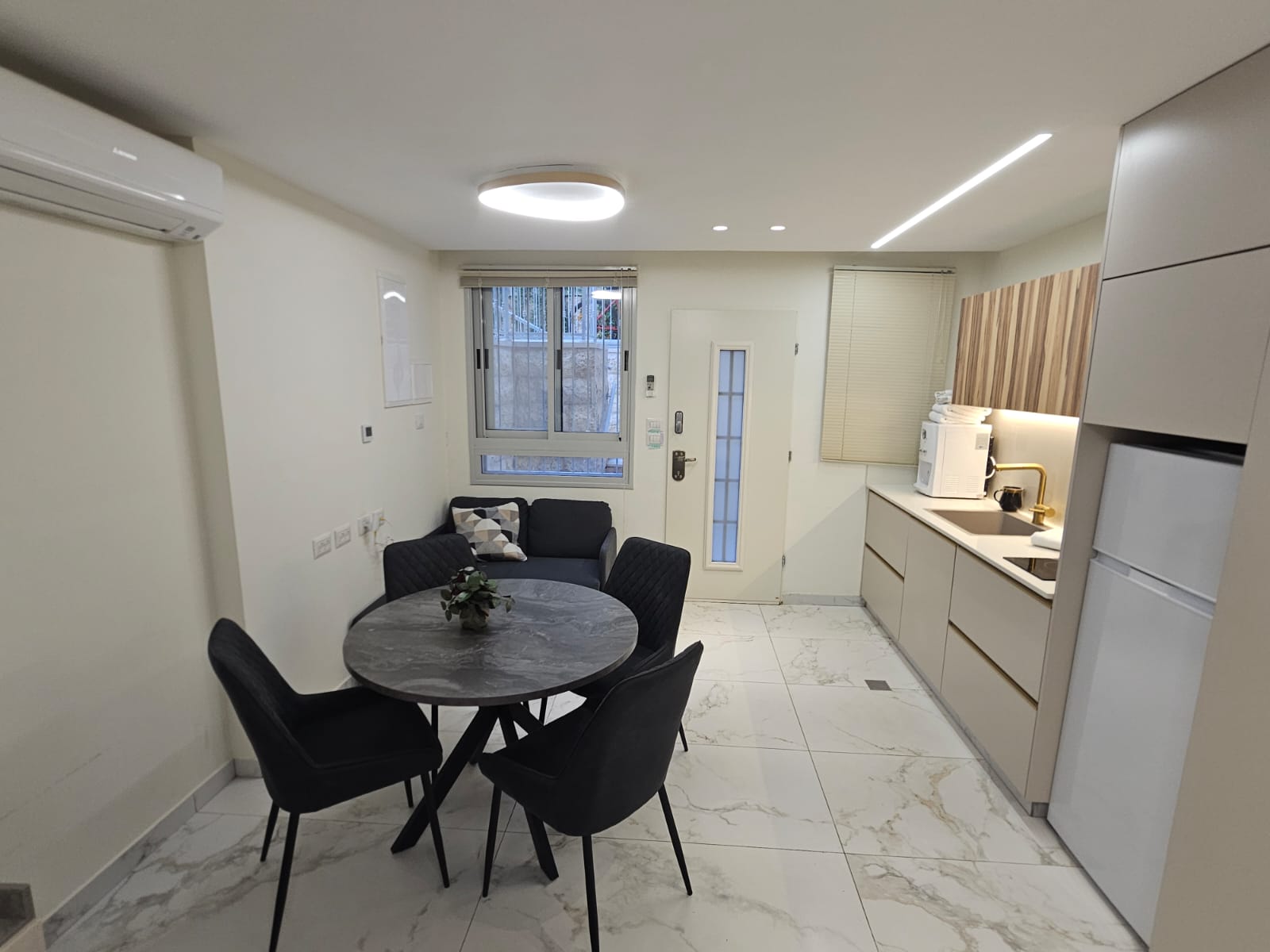 Sheshet Escape - 1 Bedroom Garden Apartment in Ramat Eshkol, Kosher Mehadrin photo 15