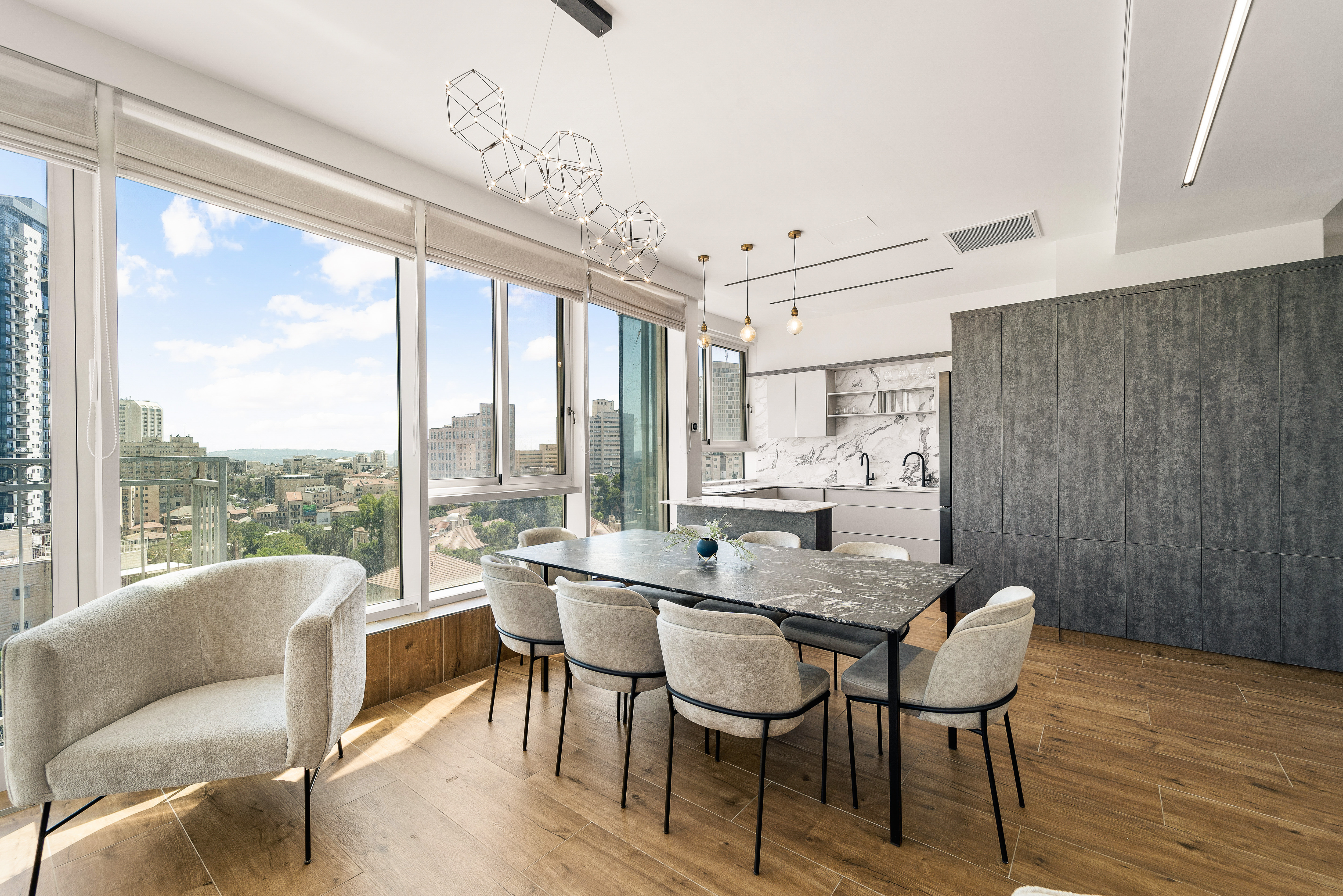 Authentic Geula Living with Modern Luxury – Har Habayit Views photo 5