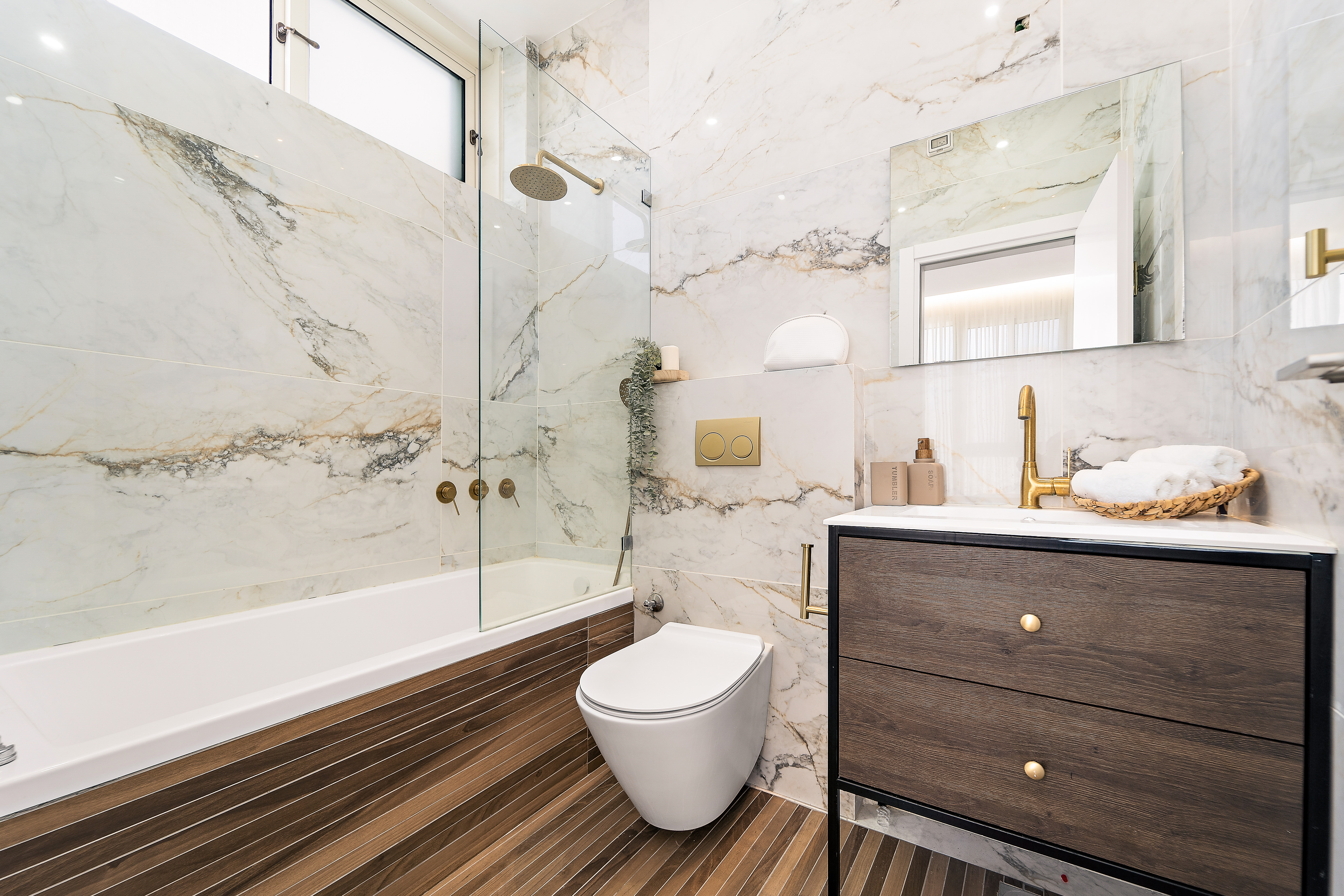 Authentic Geula Living with Modern Luxury – Har Habayit Views photo 16