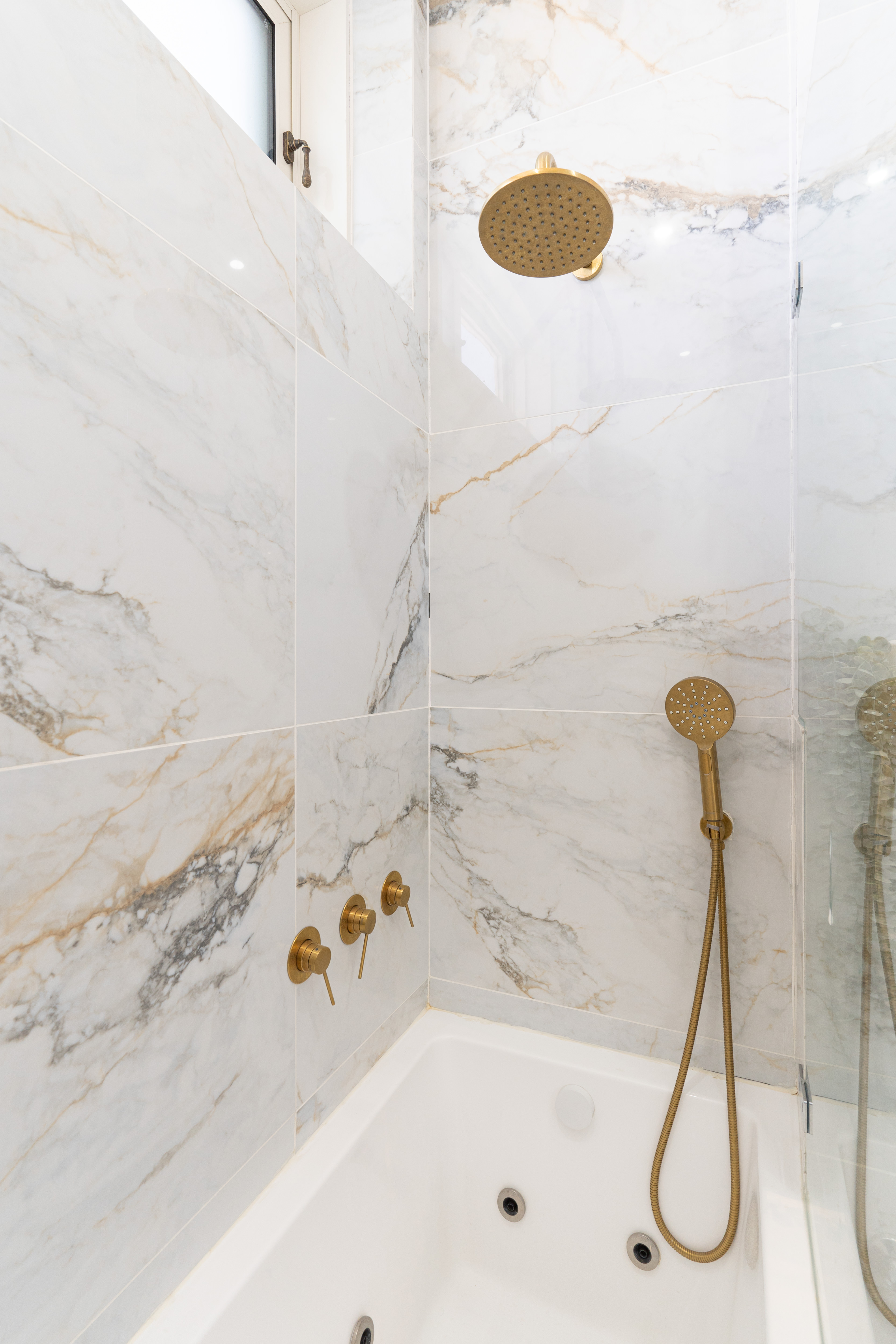 Authentic Geula Living with Modern Luxury – Har Habayit Views photo 25