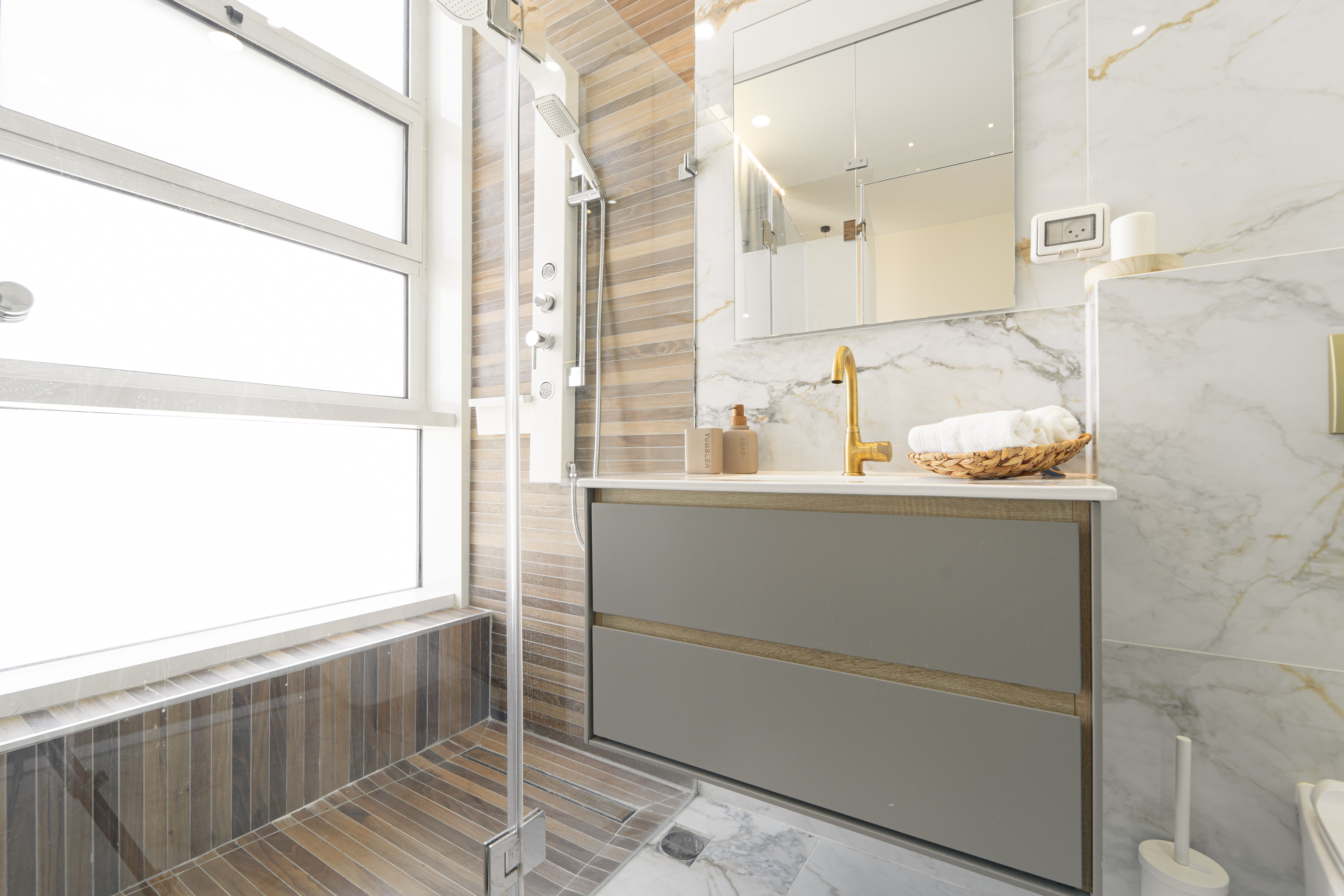 Authentic Geula Living with Modern Luxury – Har Habayit Views photo 29