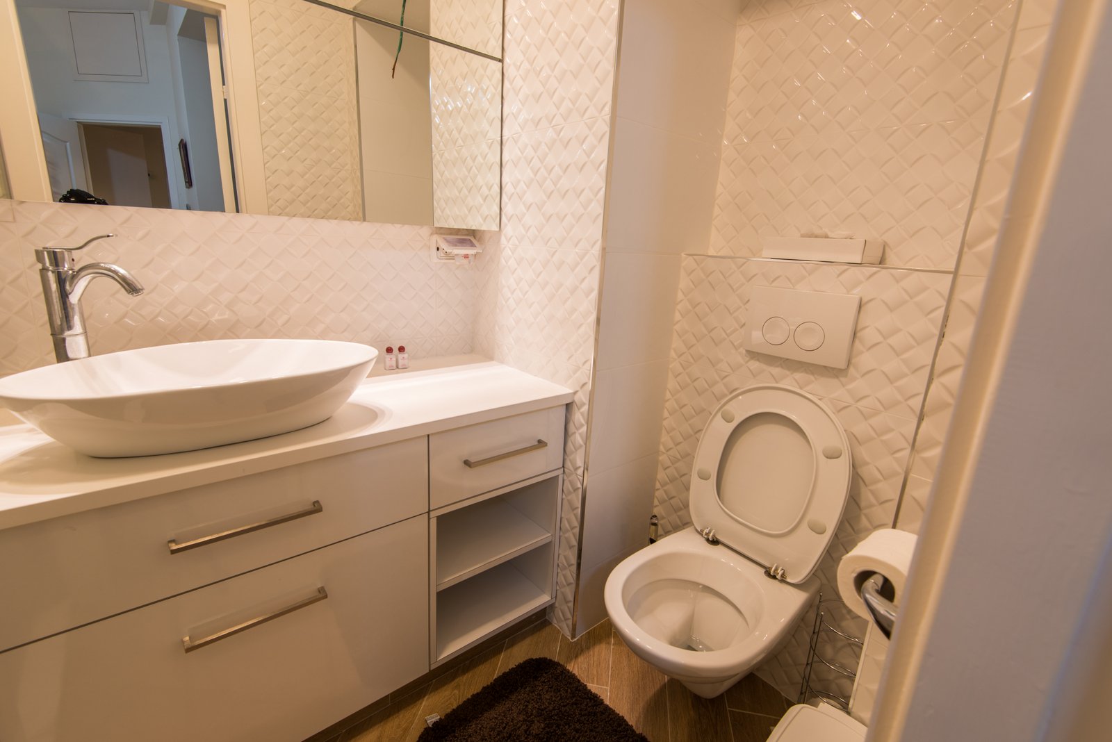 Designer 2BR Apartment with Sukkah Porch | Prime Sanhedria/Ramat Eshkol photo 7