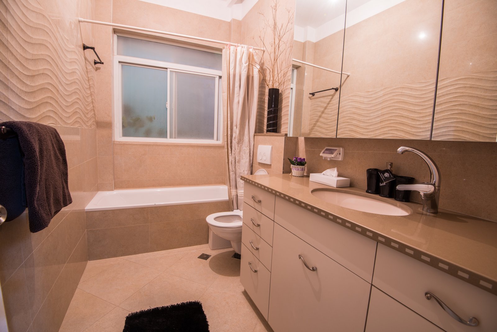 Designer 2BR Apartment with Sukkah Porch | Prime Sanhedria/Ramat Eshkol photo 8