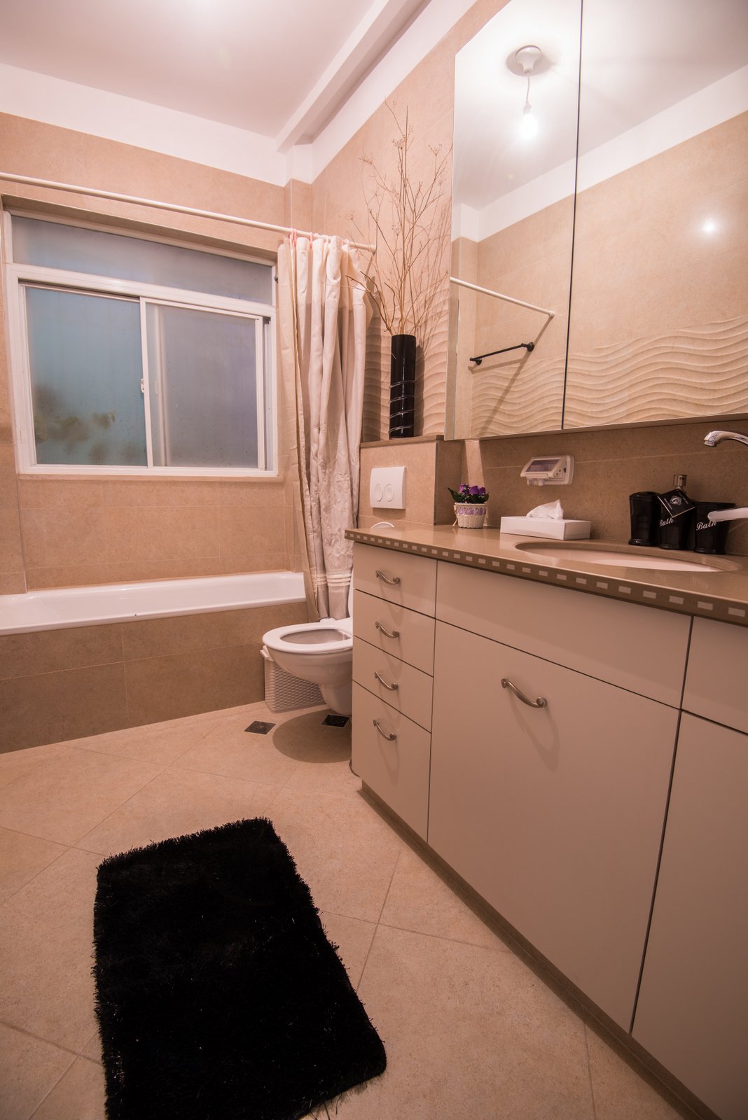 Designer 2BR Apartment with Sukkah Porch | Prime Sanhedria/Ramat Eshkol photo 9