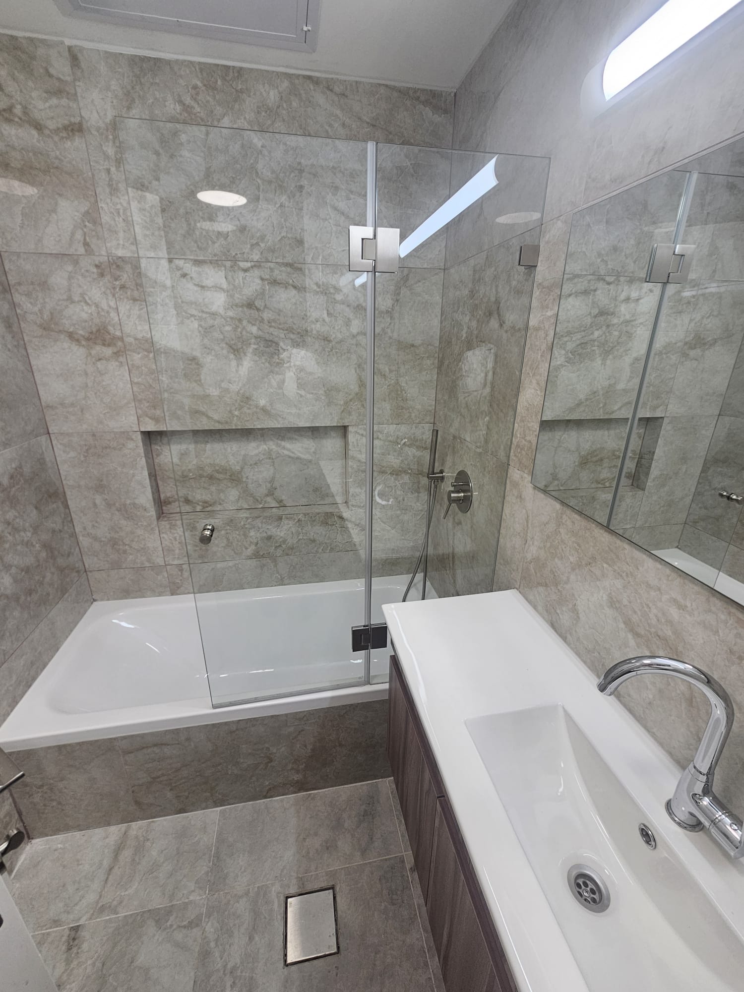 Beautiful New 2BR with Private Garden in Maalot Dafna photo 8